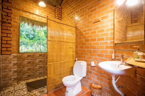Koupelna v ubytování Mekong Rustic Cai Be