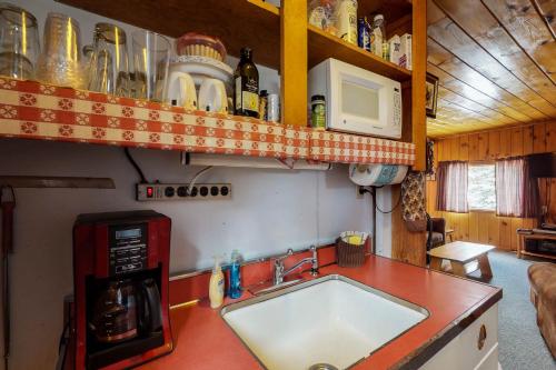 Naughty Pine Cabin – Photos 4