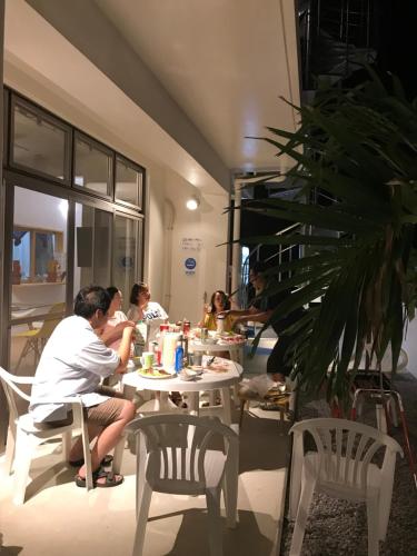 Επισκέπτες που μένουν στο Hostel Mosura no Tamago