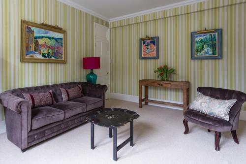 Elm Park Gardens XI by Onefinestay