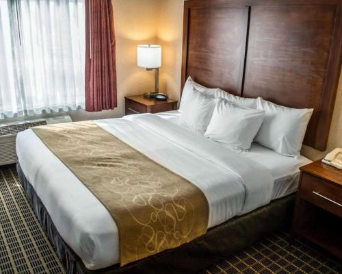 Comfort Suites Portland Southwest Image