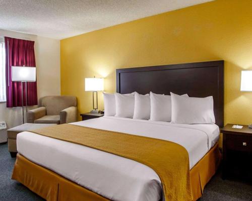 Ένα ή περισσότερα κρεβάτια σε δωμάτιο στο Quality Inn & Suites Springfield - Eugene North