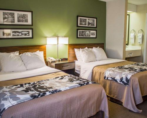 En eller flere senge i et værelse på Sleep Inn Johnstown - Richland Town Center
