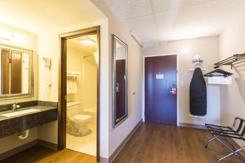 Баня в Econo Lodge Harrisburg - Southwest of Hershey Area