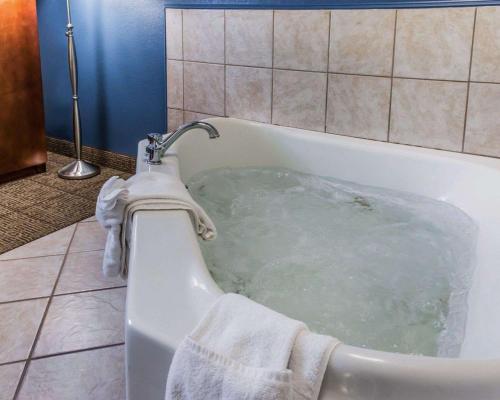 Fotografie z fotogalerie ubytování Comfort Inn Belle Vernon v destinaci Belle Vernon