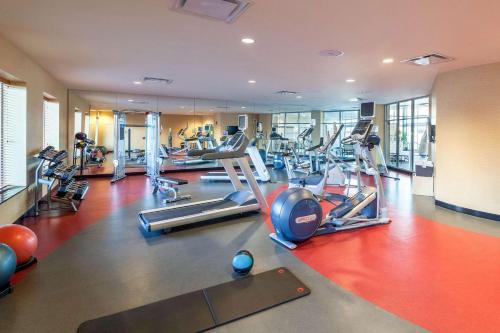 
The fitness center and/or fitness facilities at Cambria Hotel Pittsburgh - Downtown
