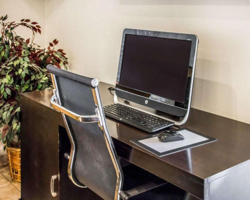 Μια τηλεόραση ή/και κέντρο ψυχαγωγίας στο Sleep Inn Hardeeville - I-95