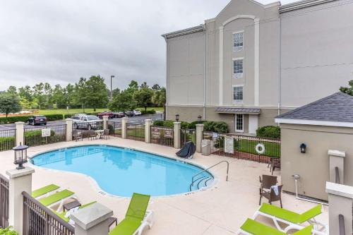 A view of the pool at Comfort Suites Myrtle Beach Central or nearby