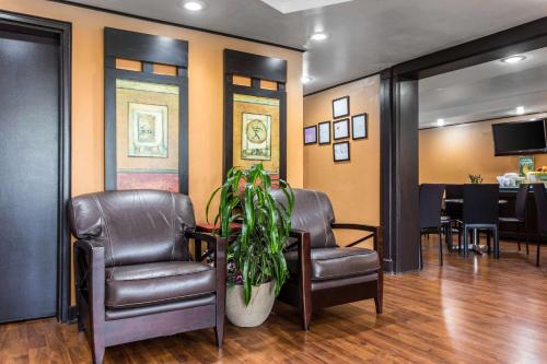 Zona de estar de Quality Inn Goose Creek - Charleston