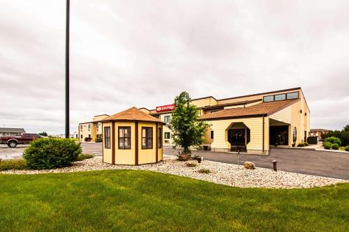 Econo Lodge Watertown – Photos 2