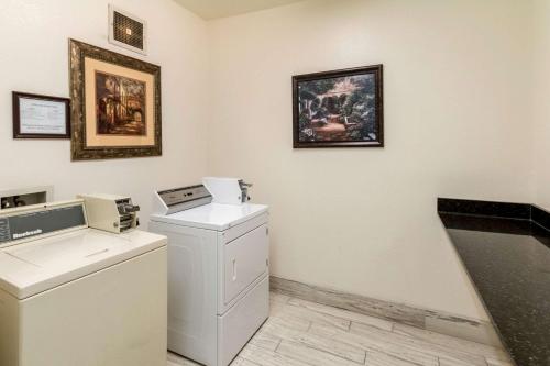 Fotografie z fotogalerie ubytování Quality Suites Burleson - Ft Worth v destinaci Burleson