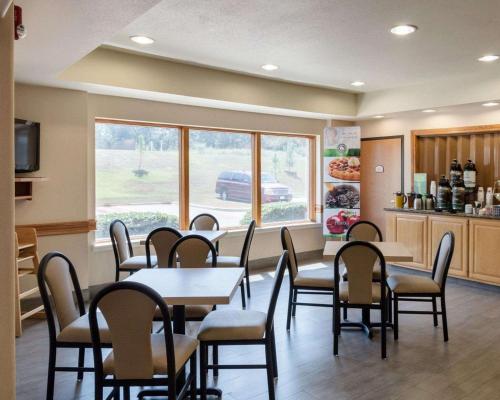 Posezení v ubytování Quality Inn Buffalo