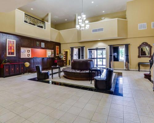 Comfort Suites Deer Park Pasadena – Photos 3