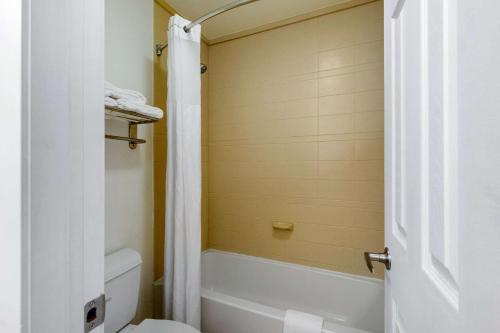 Quality Inn Clute Freeport – Photos 5