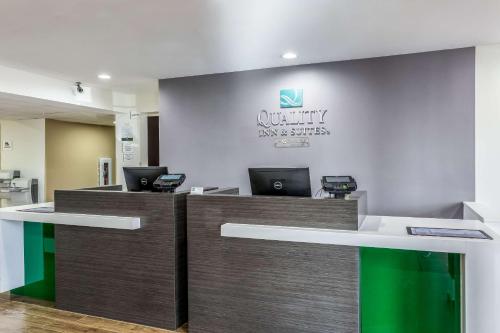 Ο χώρος του λόμπι ή της ρεσεψιόν στο Quality Inn & Suites West El Paso I-10