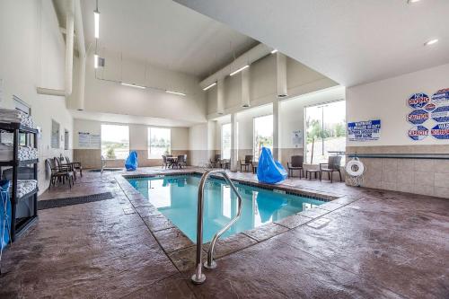 Piscina a Comfort Inn & Suites Vernal - National Monument Area o a prop