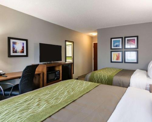 Μια τηλεόραση ή/και κέντρο ψυχαγωγίας στο Quality Inn & Suites Ashland near Kings Dominion