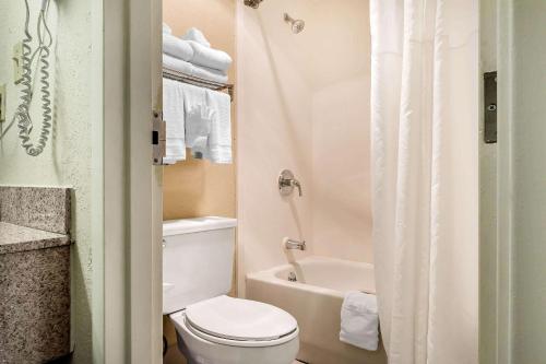 A bathroom at Quality Inn Culpeper