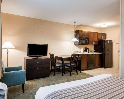 Gallery image of Suburban Studios Quantico in Stafford