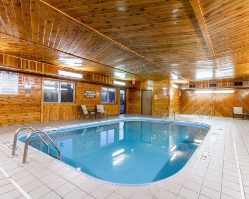 Bassein majutusasutuses Quality Inn & Suites või selle lähedal