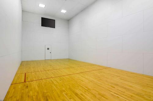 a room with a basketball court with a wooden floor at Quality Inn Summersville - New River Area in Summersville