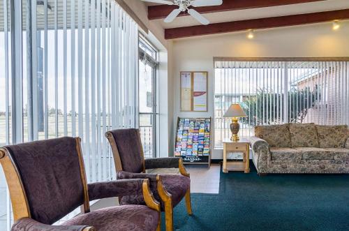 Econo Lodge Wakeeney – Photos 5