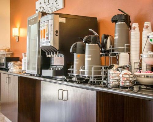 Кухня или мини-кухня в Sleep Inn & Suites Shreveport near Medical Center

