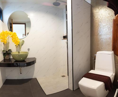Kúpeľňa v ubytovaní Anumat Premium Budget Hotel
