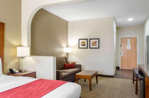 Krevet ili kreveti u jedinici u objektu Comfort Inn & Suites Covington - Mandeville