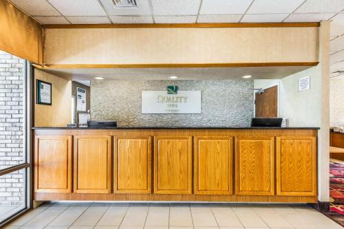a view of the front desk of a dental office at Quality Inn Easton in Easton