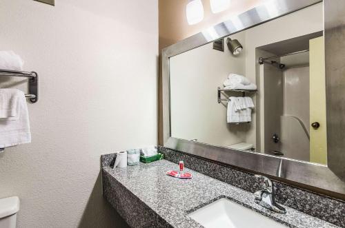 Imagen de la galería de Econo Lodge Inn & Suites, en Norton