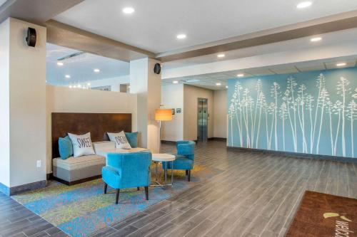 Posezení v ubytování Sleep Inn & Suites Ankeny - Des Moines