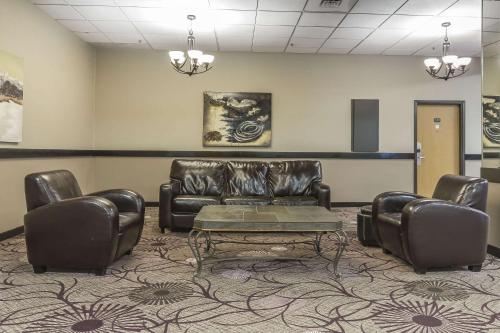 Quality Inn & Suites Saskatoon – Photos 5