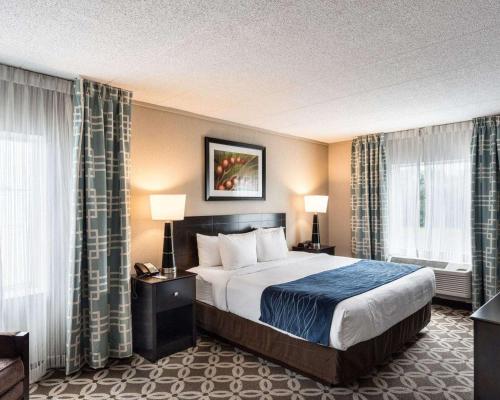 Postel nebo postele na pokoji v ubytování Comfort Inn Rehoboth Beach