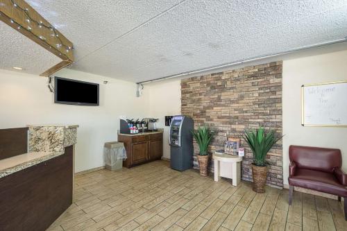 タンパにあるBay Inn On Buschの待合室(冷蔵庫、テレビ付)