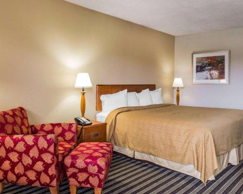 Ένα ή περισσότερα κρεβάτια σε δωμάτιο στο Quality Inn At the Mall - Valdosta