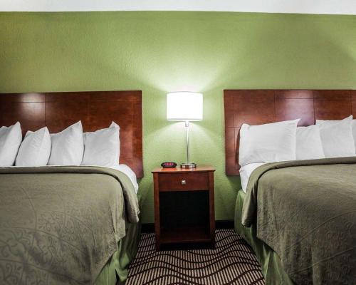Postel nebo postele na pokoji v ubytování Quality Inn & Suites Altoona - Des Moines
