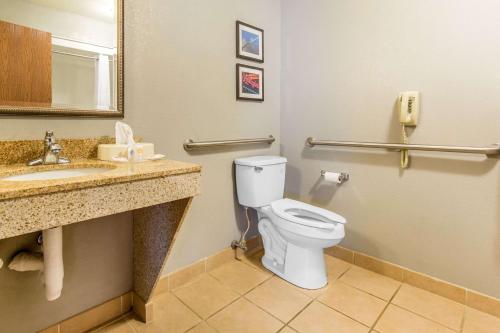 A bathroom at Comfort Suites