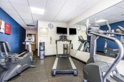 Fitness centrum a/nebo fitness zařízení v ubytování Comfort Suites Effingham Central