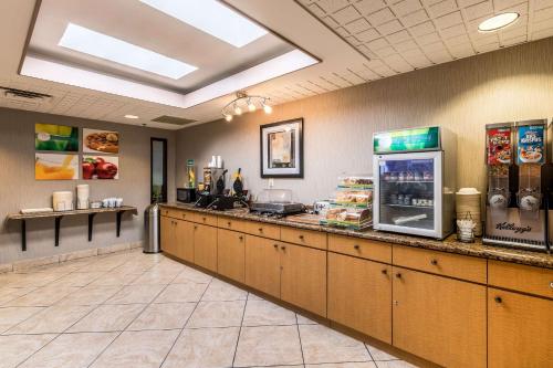 a fast at Quality Inn University Lansing in Lansing