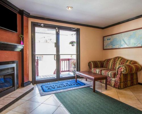 Photo de la galerie de l'établissement Rodeway Inn & Suites Brunswick near Hwy 1, à Brunswick