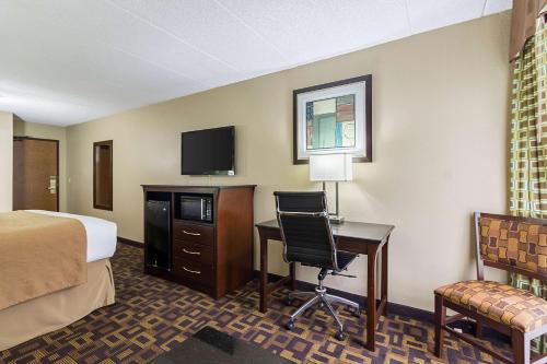 TV/Unterhaltungsangebot in der Unterkunft Quality Inn & Suites Arden Hills - Saint Paul North