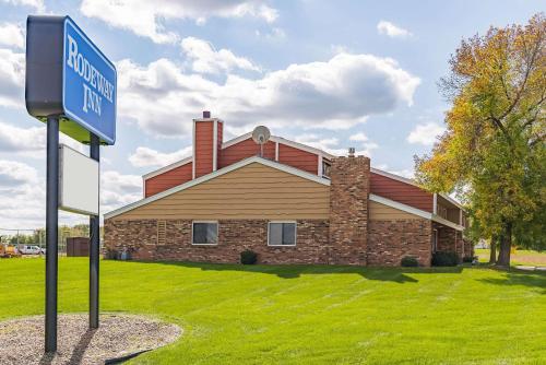 Rodeway Inn – Photos 2