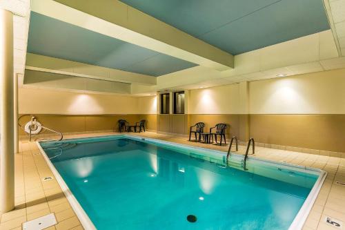 a large swimming pool in a hotel room at Sleep Inn Springfield South I60 near Medical District in Springfield