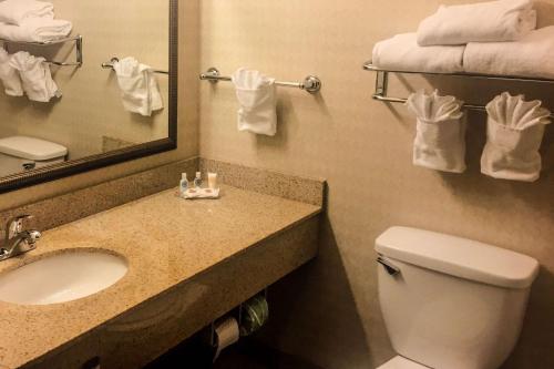 Imagen de la galería de Comfort Inn & Suites Harrisonville, en Harrisonville