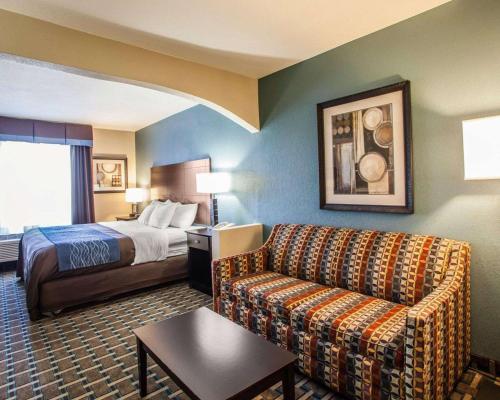 En eller flere senger på et rom på Comfort Inn Lees Summit - Hwy 50 & Hwy 291