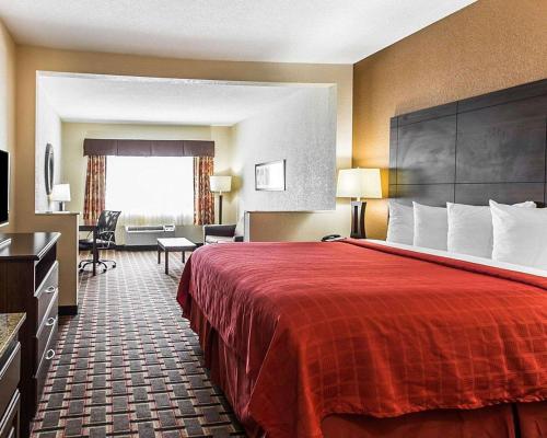 Afbeelding uit fotogalerij van Quality Suites Convention Center - Hickory in Hickory