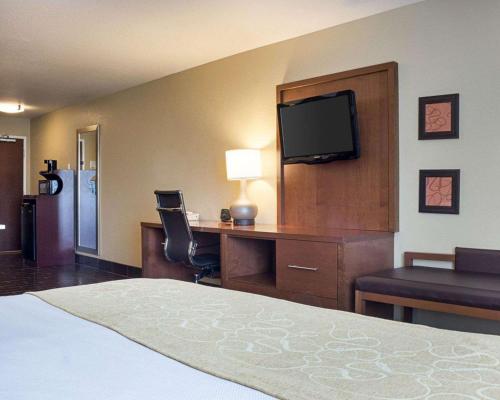 TV o dispositivi per l'intrattenimento presso Comfort Suites Minot South