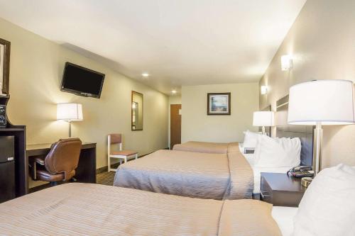 Letto o letti in una camera di Quality Inn & Suites Elko