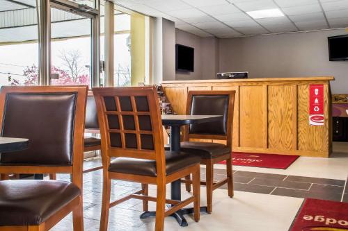 Χώρος καθιστικού στο Econo Lodge
